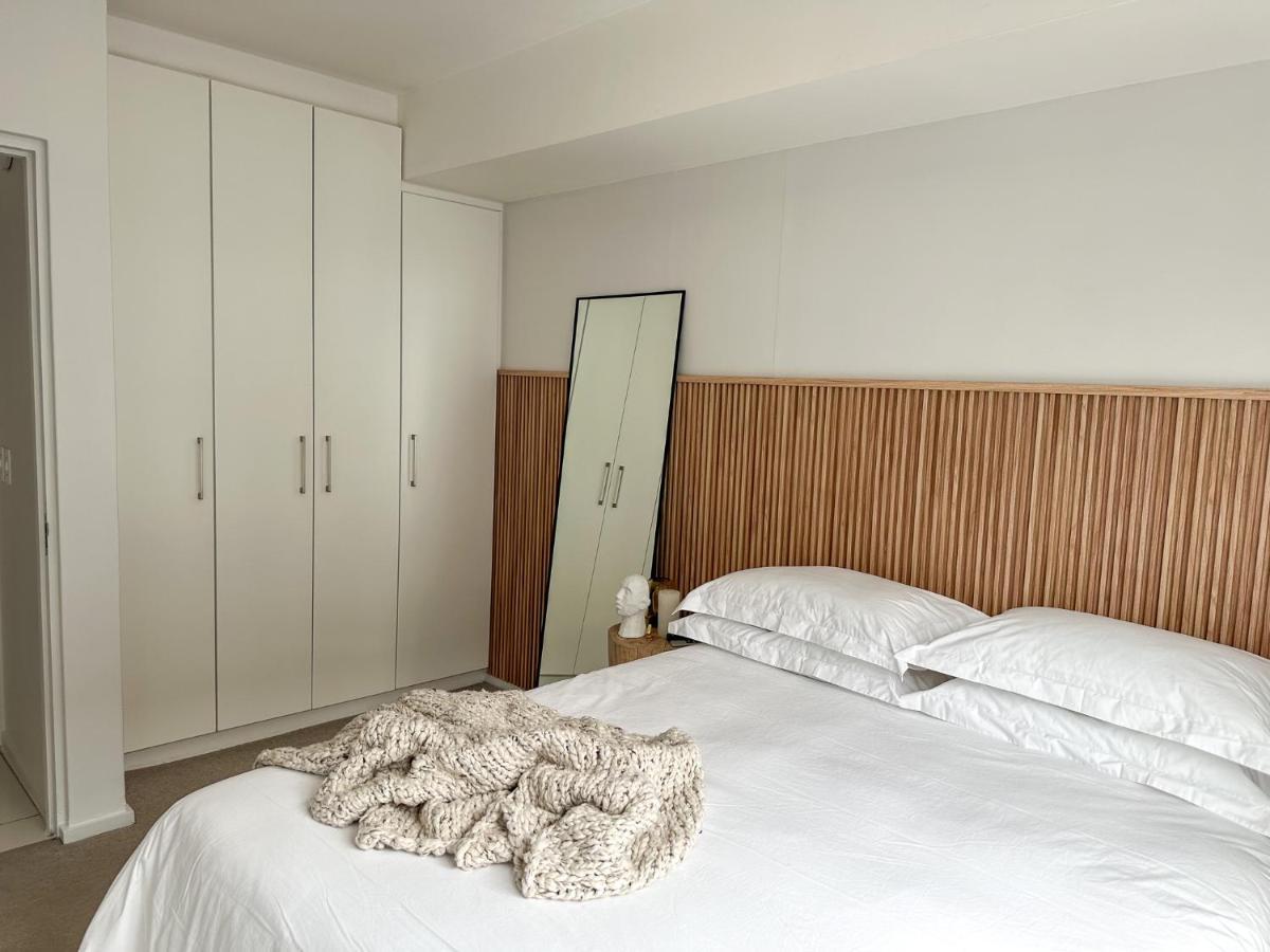 Luxury 1Br Green Point - Walk To Sea Point Promenade! Rooftop Pool, Secure Parking Cape Town Exterior photo