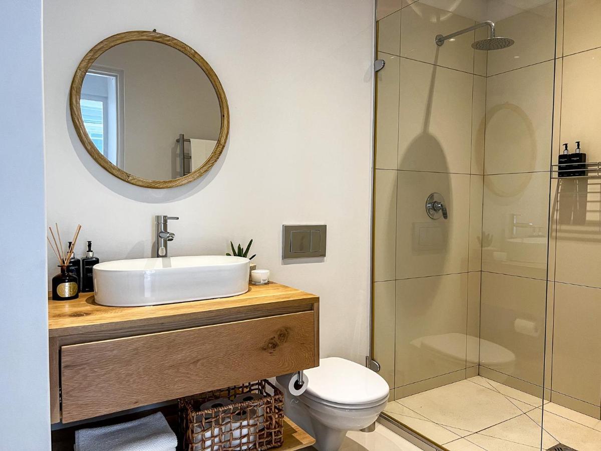 Luxury 1Br Green Point - Walk To Sea Point Promenade! Rooftop Pool, Secure Parking Cape Town Exterior photo